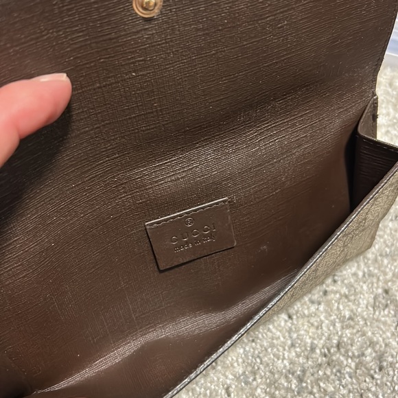 AUTHENTIC GUCCI WALLET - Picture 3 of 6